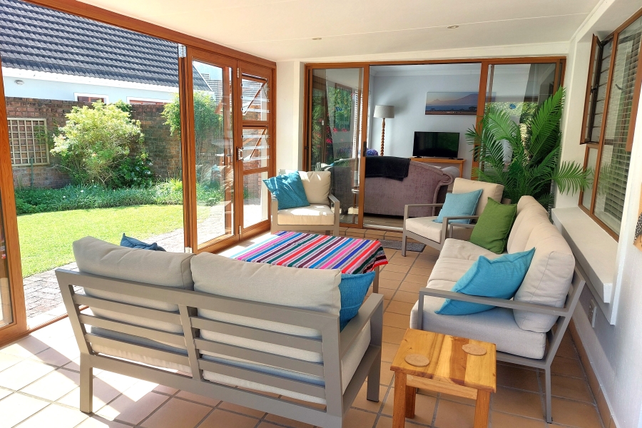 2 Bedroom Property for Sale in The Island Western Cape